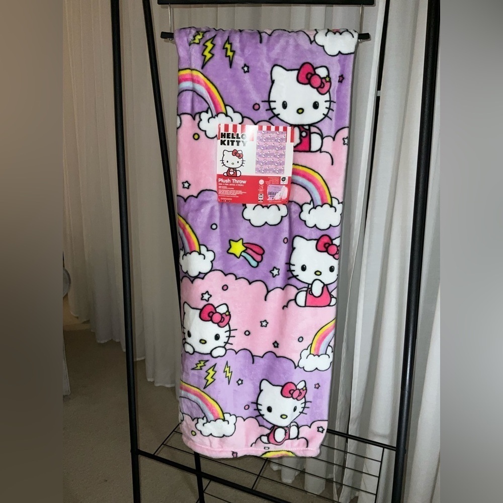 New hello kitty rainbow blanket